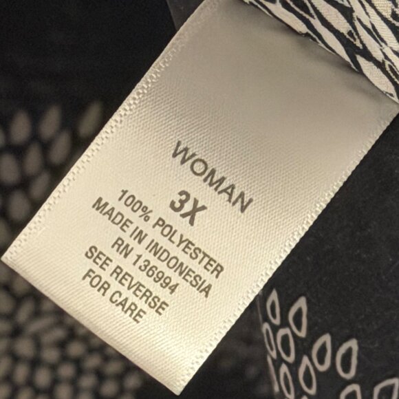 Dressbarn Womens Floral Burst Chiffon Blouse Black White Plus Size 3X - Picture 12 of 12